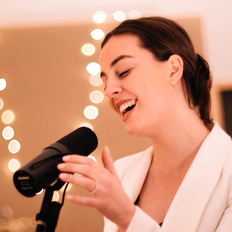 la grazie della vocalità dio Julie